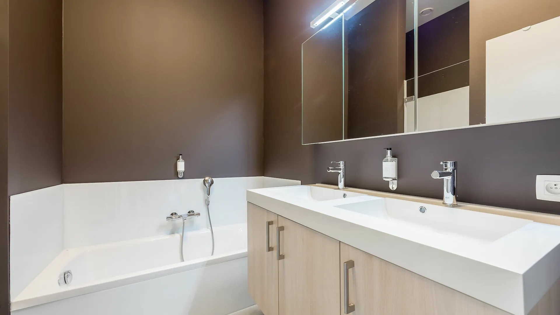 Apartment Smartflats Design - Schuman